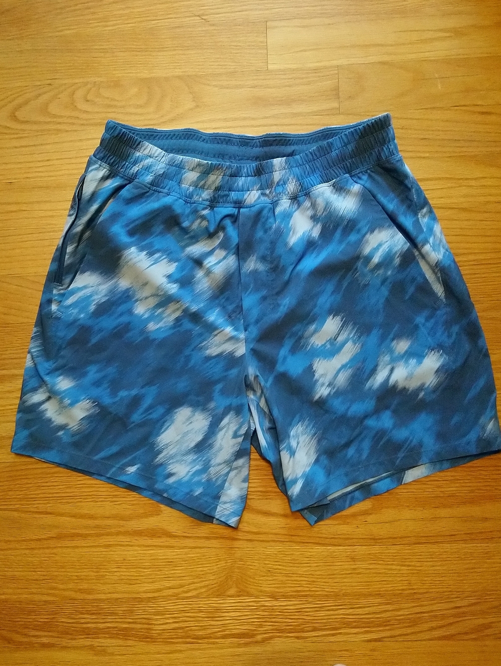 LULULEMON Men's PACE BREAKER Blue Tie-Dye Athletic Shorts